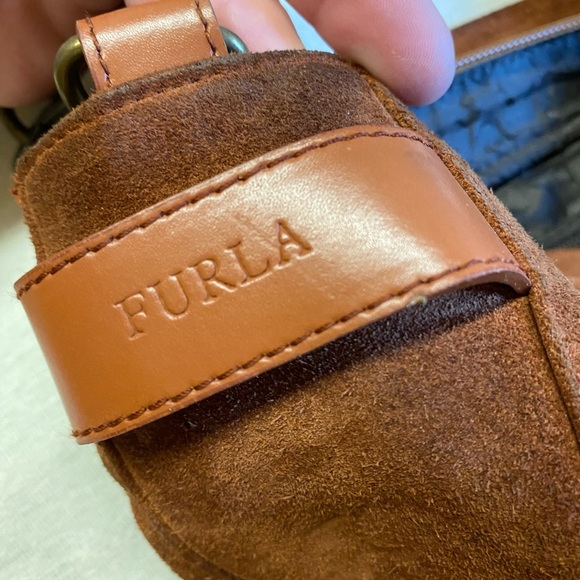 Authentic Furla bag bought in Italy, side, excellent condition - Picture 3 of 5